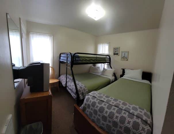 Hillcrest Inn Room 106 Bedroom 2